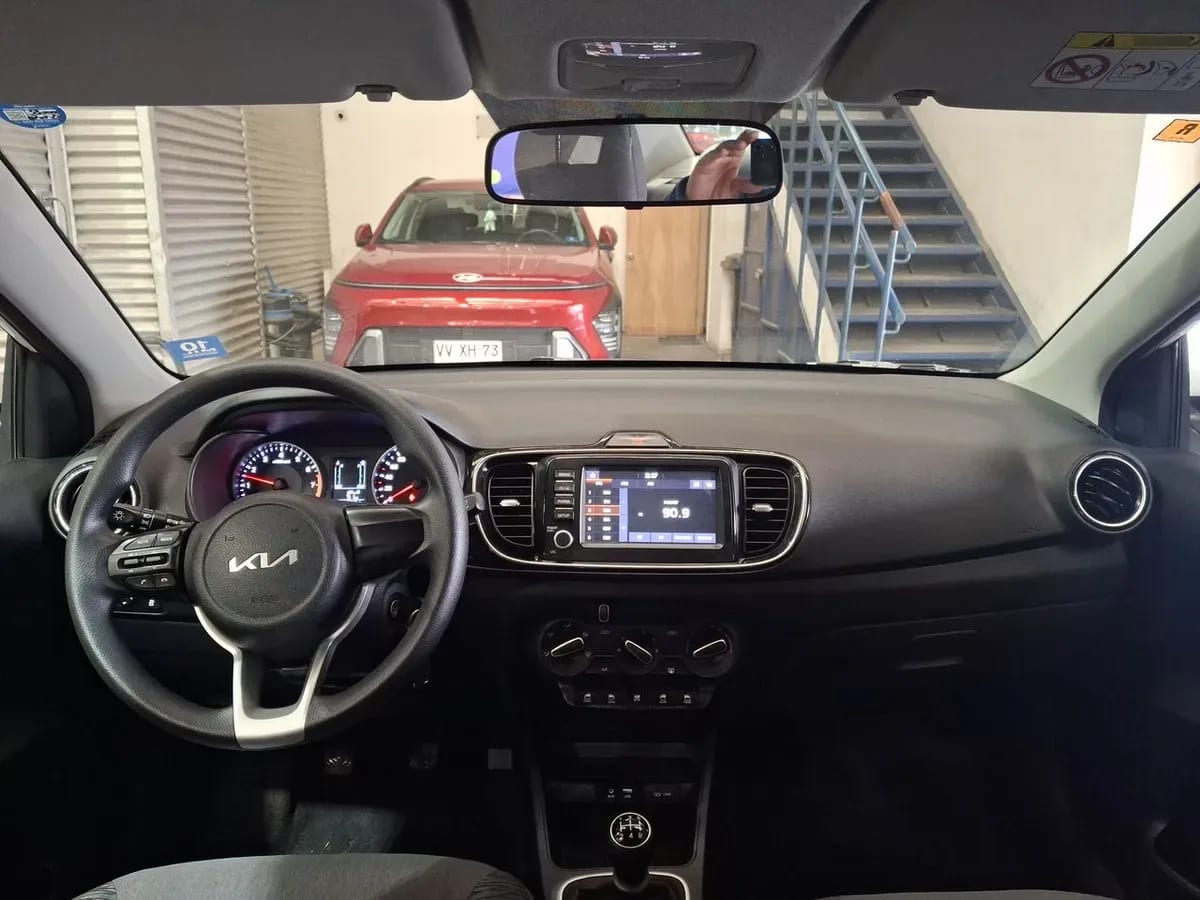 Kia Soluto 1.4 Ex Full 4x2 Mt 4p año 2024