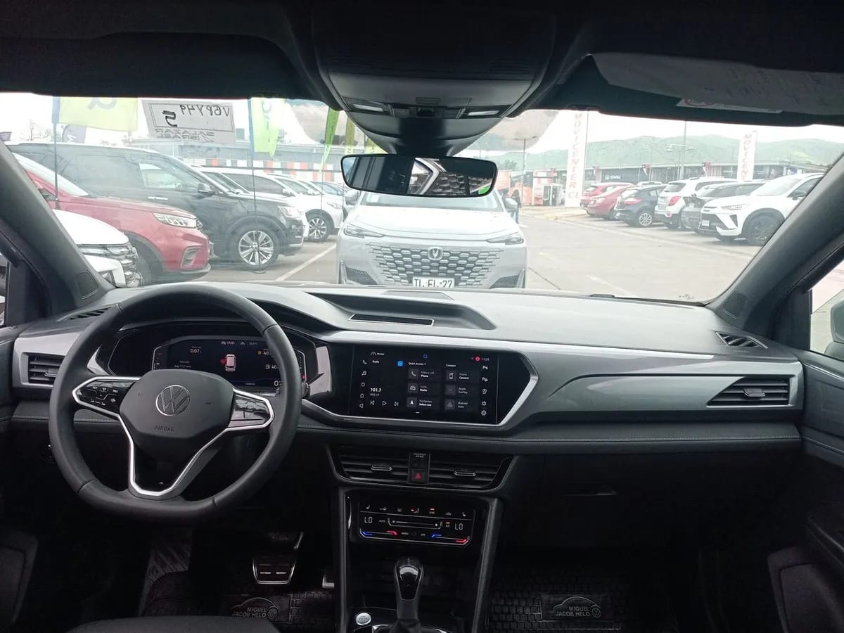 Volkswagen Taos 1.4 Tsi Highline 4x2 At 5p año 2025