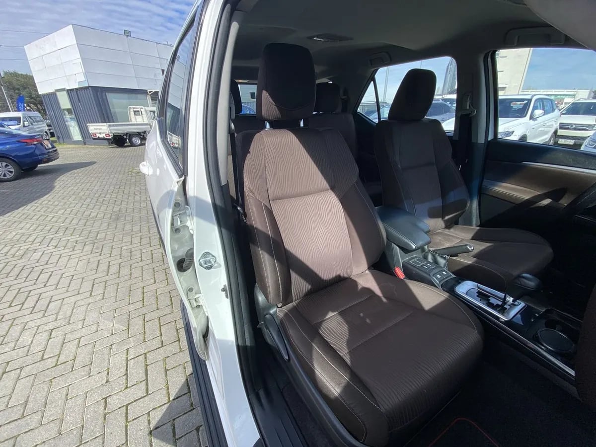 Toyota Fortunner 2.8 Sr5 Tdi Diesel 4x4 At 5p año 2018