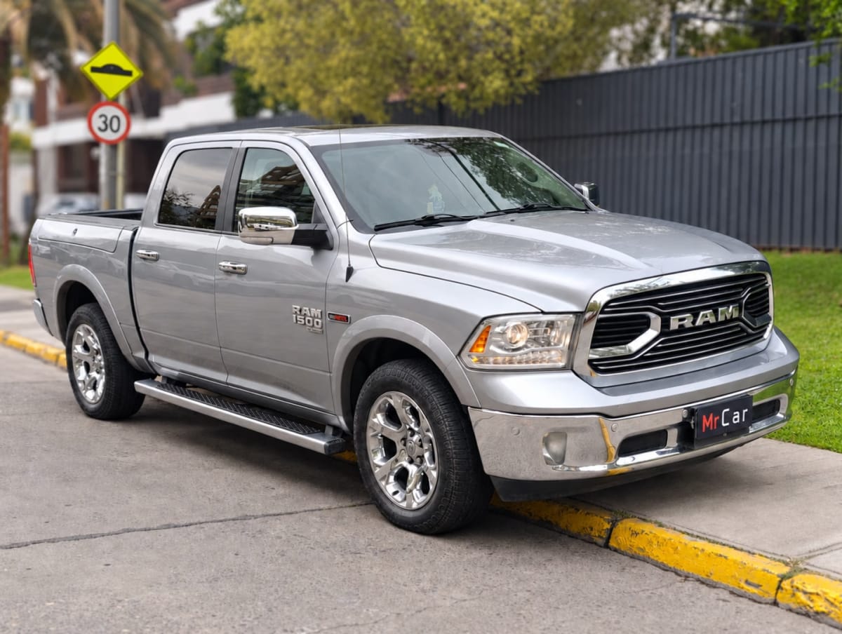 Ram 1500 Laramie Sport Crew año 2020