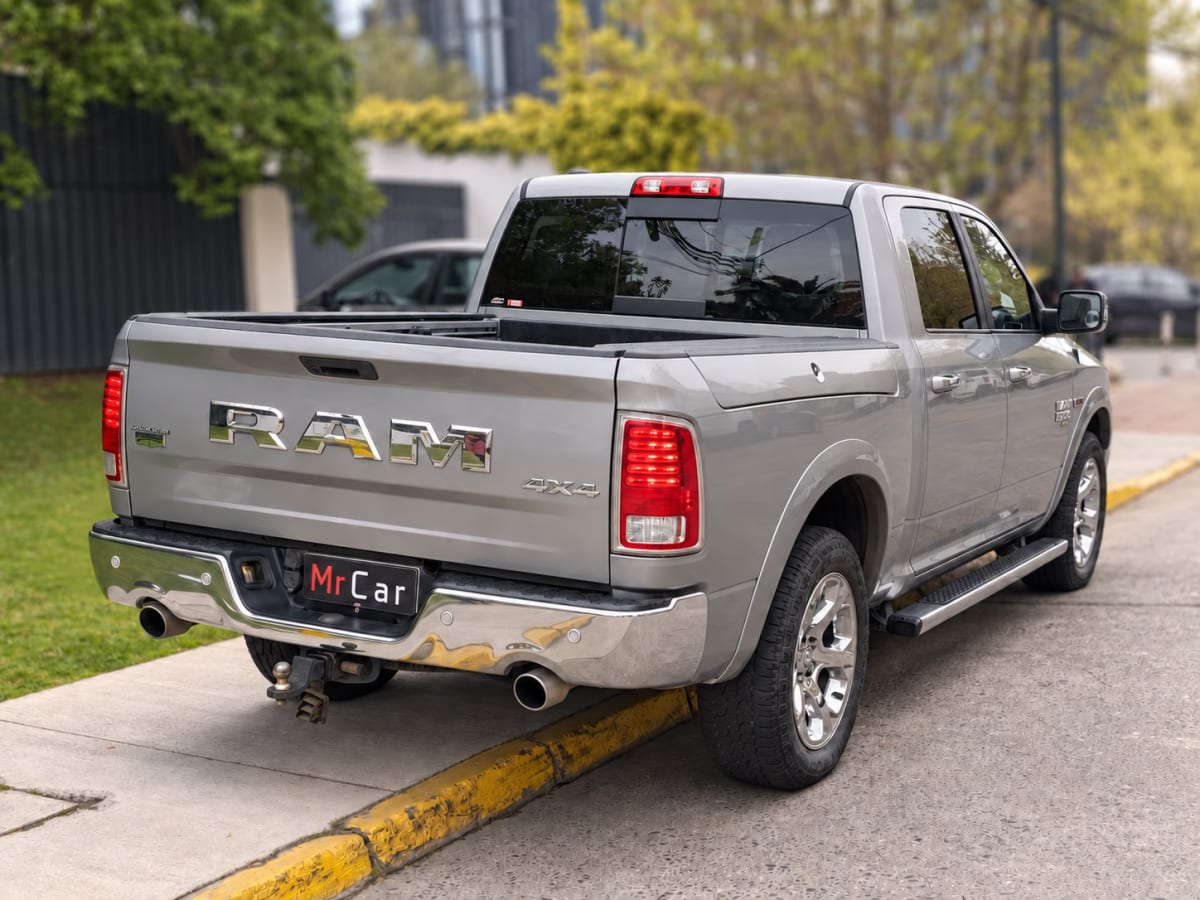 Ram 1500 Laramie Sport Crew año 2020
