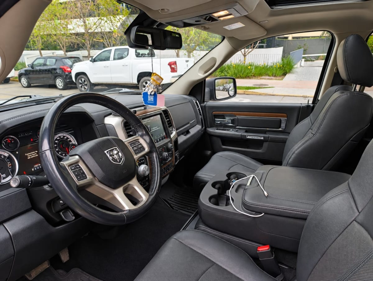 Ram 1500 Laramie Sport Crew año 2020