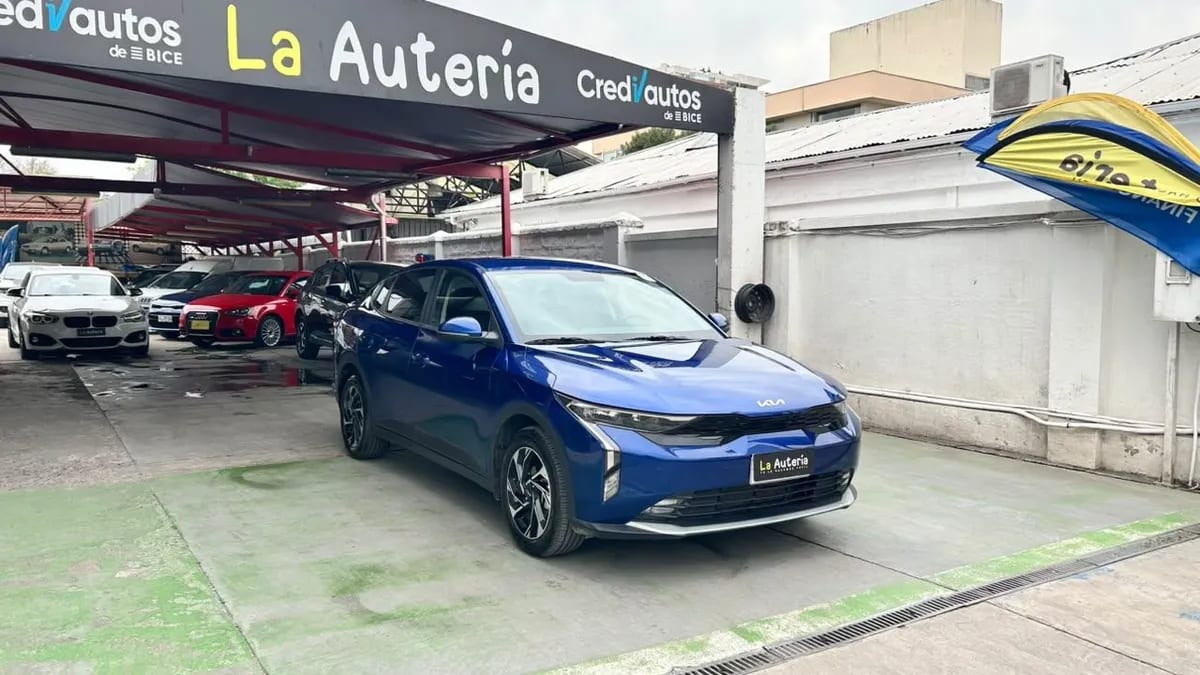 Kia K3 1.6 Ex 4x2 Mt 4p año 2025