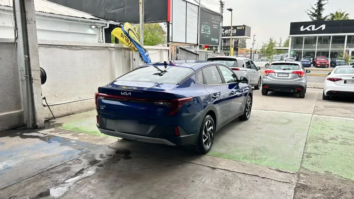 Kia K3 1.6 Ex 4x2 Mt 4p año 2025