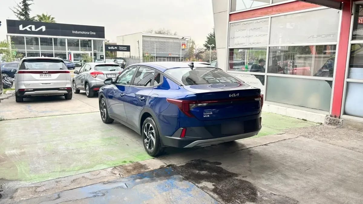 Kia K3 1.6 Ex 4x2 Mt 4p año 2025