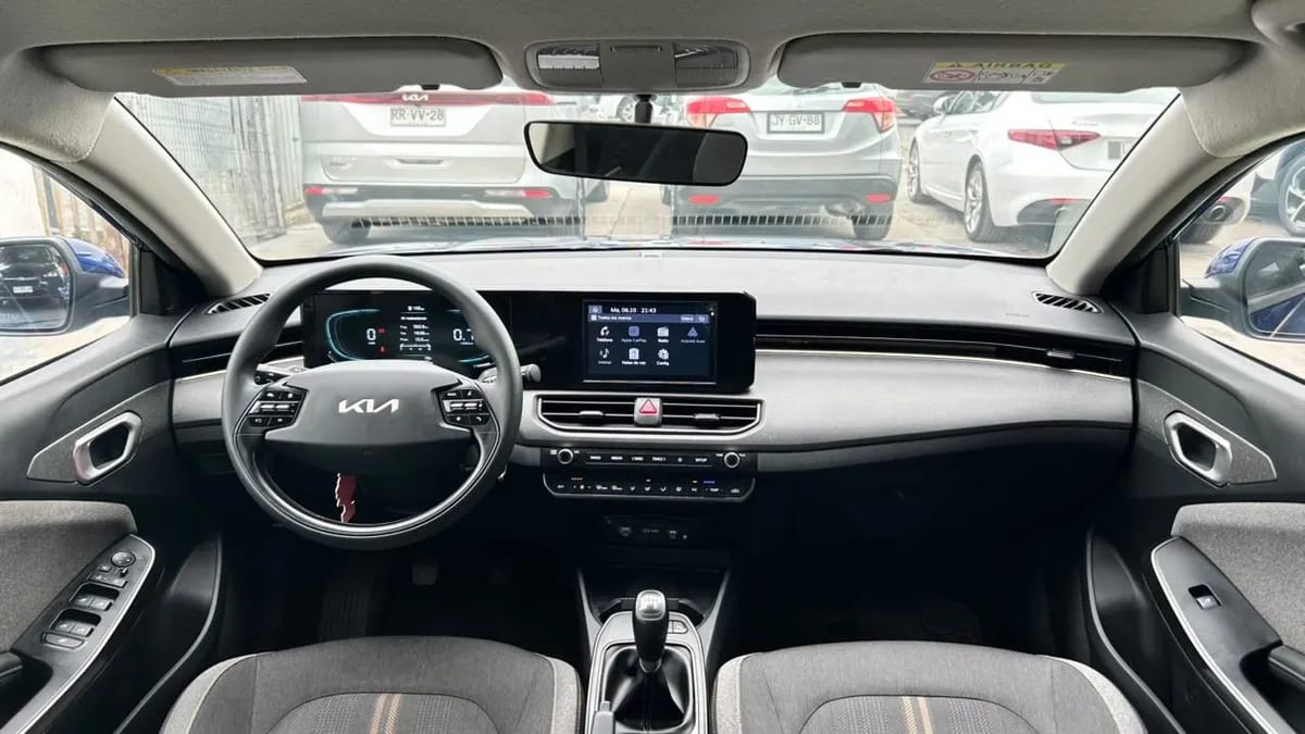 Kia K3 1.6 Ex 4x2 Mt 4p año 2025