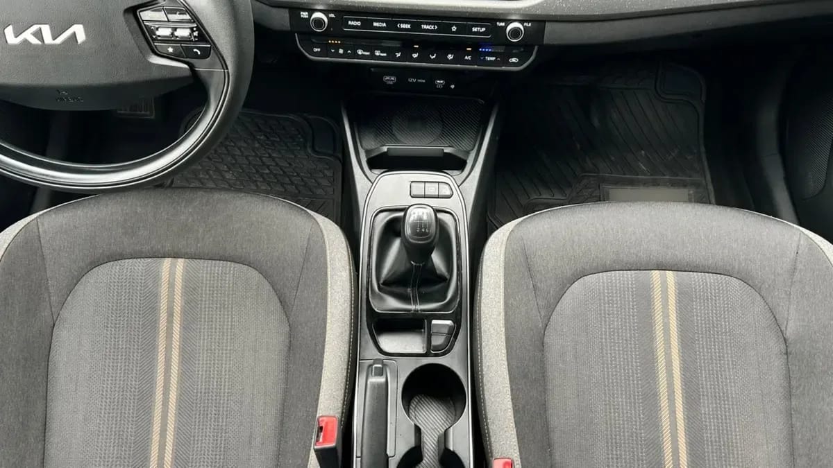 Kia K3 1.6 Ex 4x2 Mt 4p año 2025