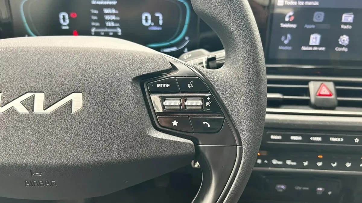 Kia K3 1.6 Ex 4x2 Mt 4p año 2025