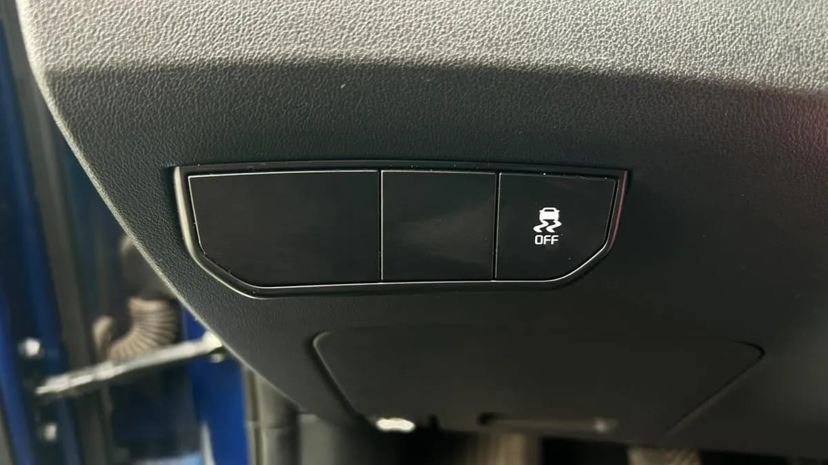 Kia K3 1.6 Ex 4x2 Mt 4p año 2025
