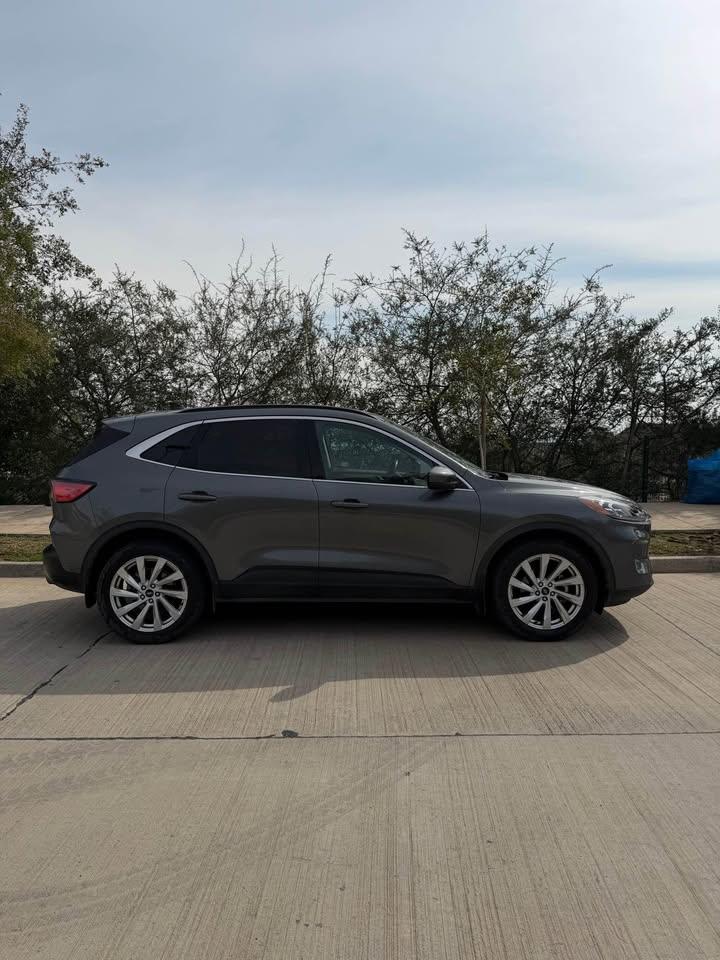 FORD ESCAPE 2.0 Titanium Ecoboost At 4x4 año 2022