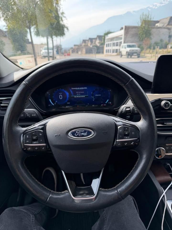 FORD ESCAPE 2.0 Titanium Ecoboost At 4x4 año 2022