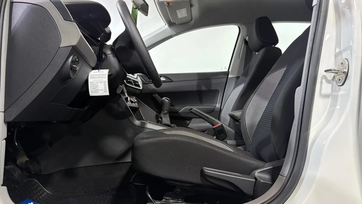 Volkswagen Polo 1.6 Comfortline Mt año 2023