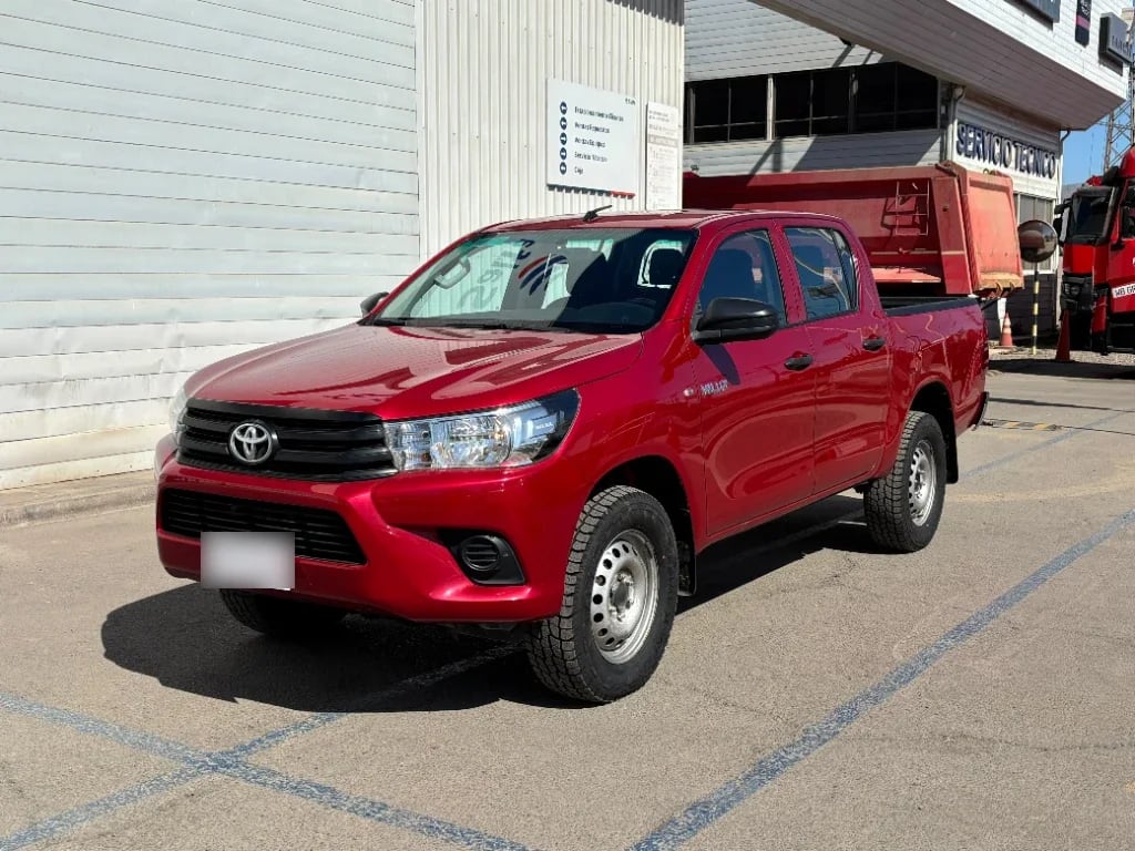 Toyota Hilux Dc 4x4 2.4 D Dx Mt año 2024