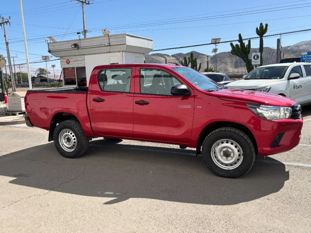 Toyota Hilux Dc 4x4 2.4 D Dx Mt año 2024