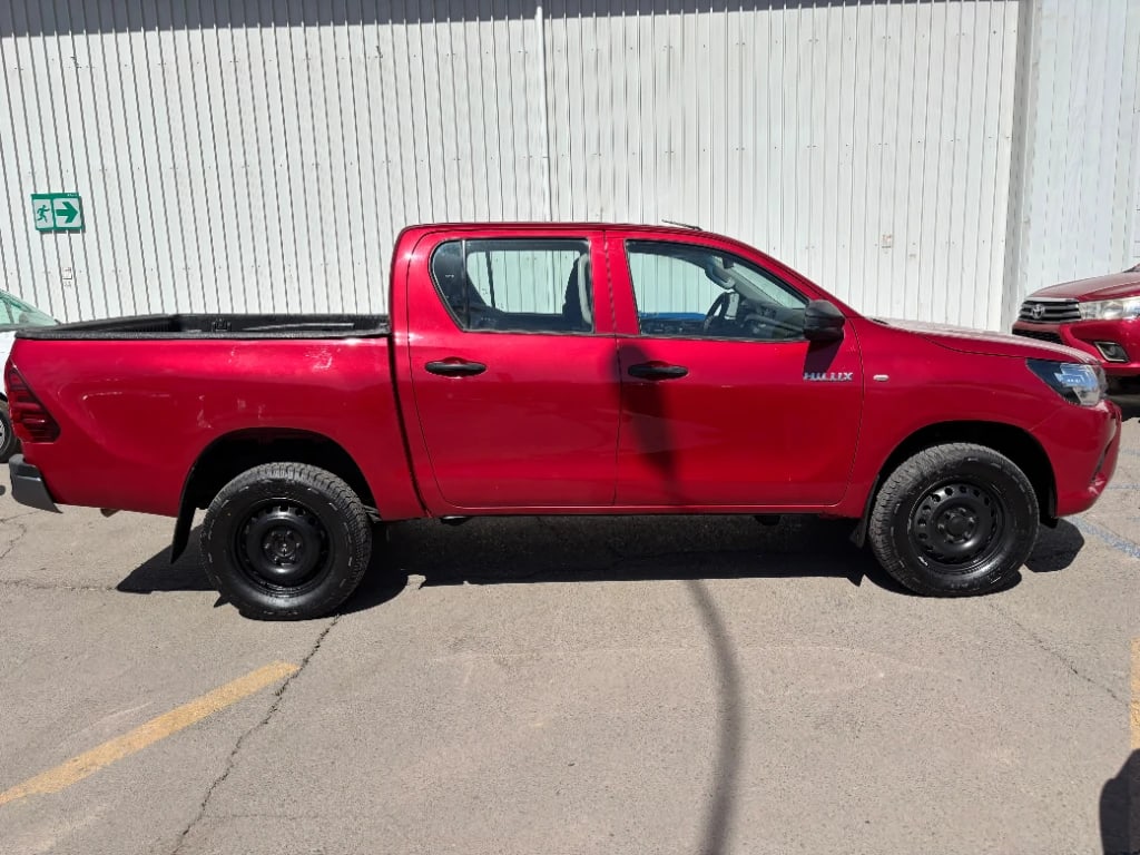 Toyota Hilux Dc 4x4 2.4 D Dx Mt año 2024