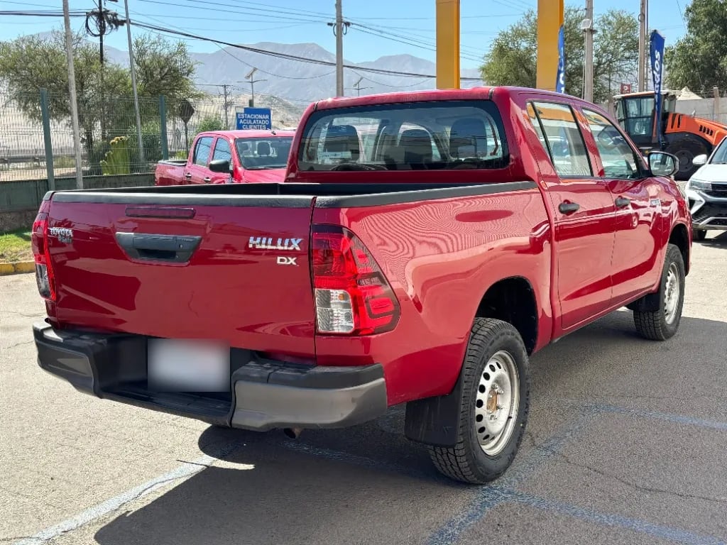 Toyota Hilux Dc 4x4 2.4 D Dx Mt año 2024