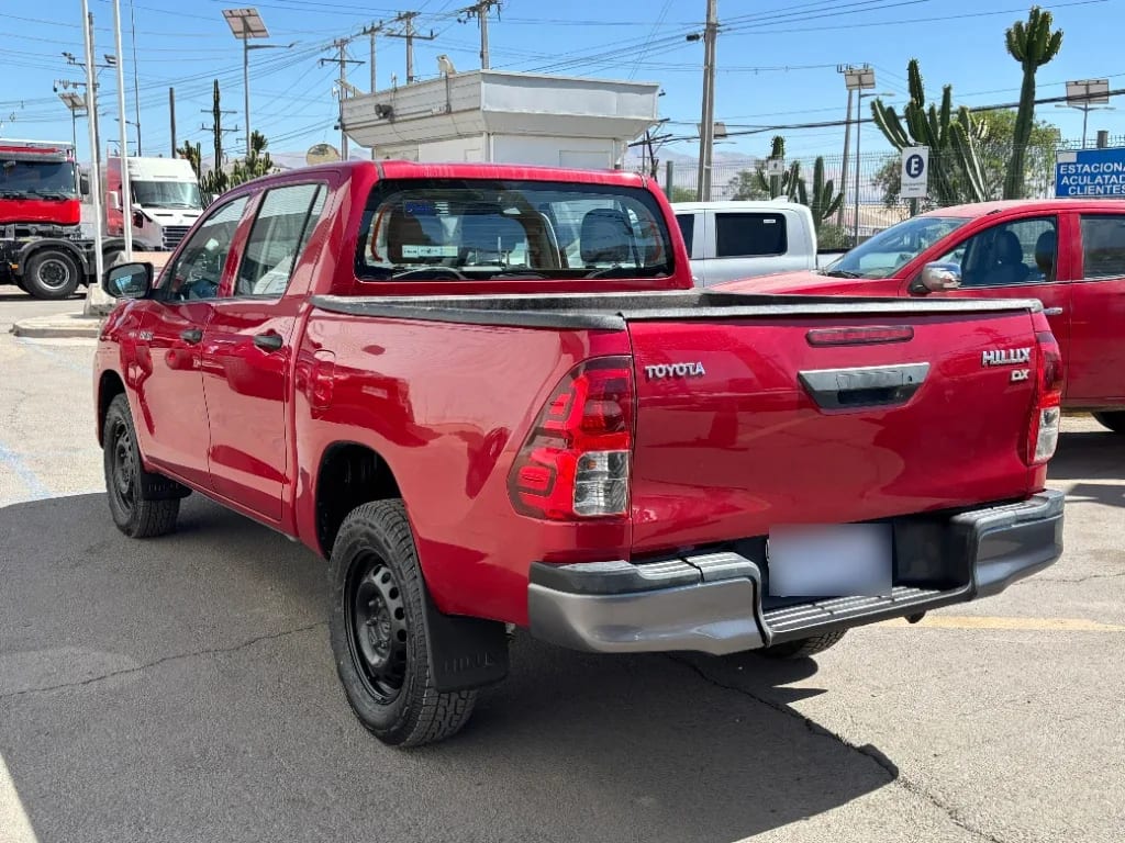 Toyota Hilux Dc 4x4 2.4 D Dx Mt año 2024