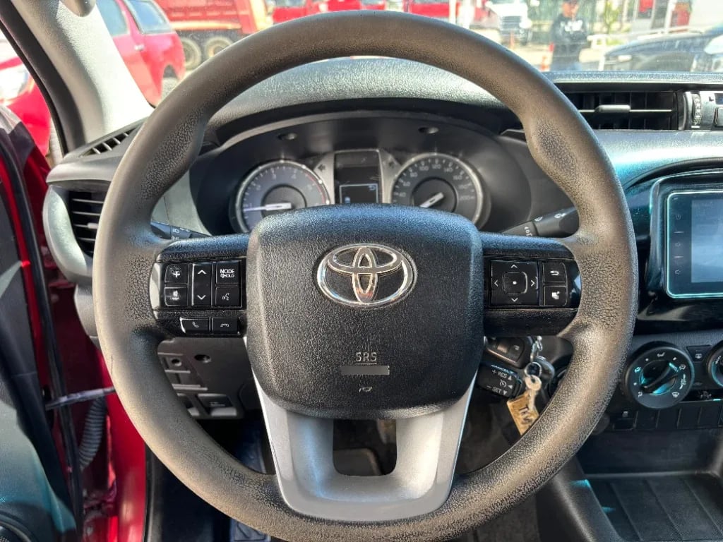 Toyota Hilux Dc 4x4 2.4 D Dx Mt año 2024