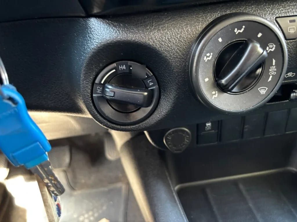 Toyota Hilux Dc 4x4 2.4 D Dx Mt año 2024