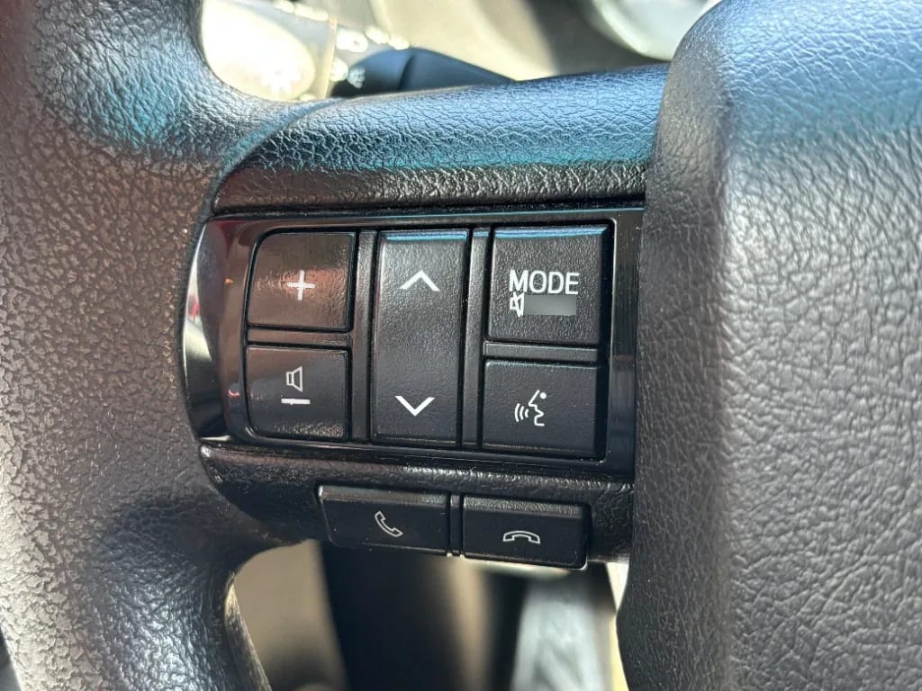 Toyota Hilux Dc 4x4 2.4 D Dx Mt año 2024