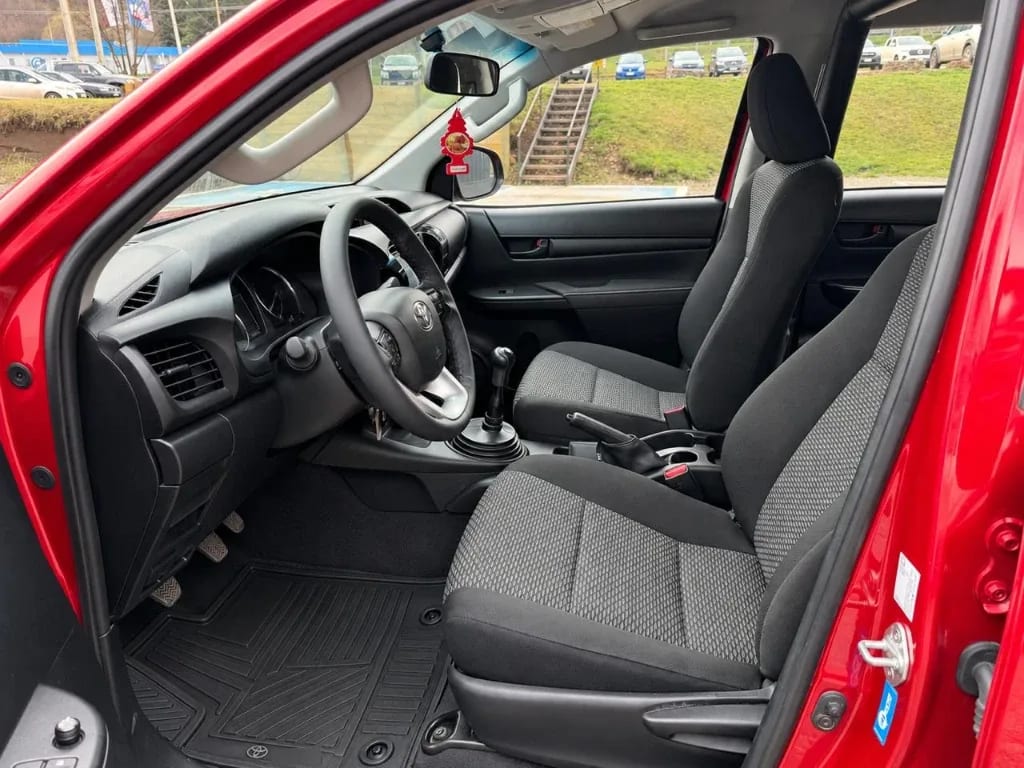 Toyota Hilux Hilux Dc 4x4 2.4 D Dx Mt año 2024