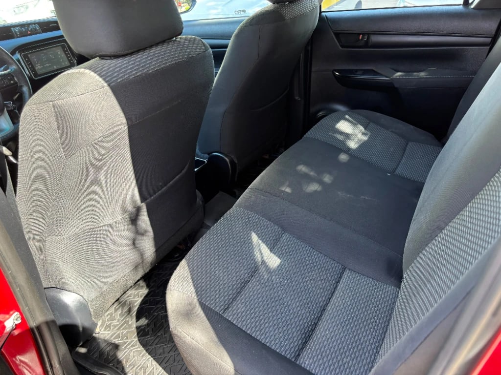 Toyota Hilux Dc 4x4 2.4 D Dx Mt año 2024