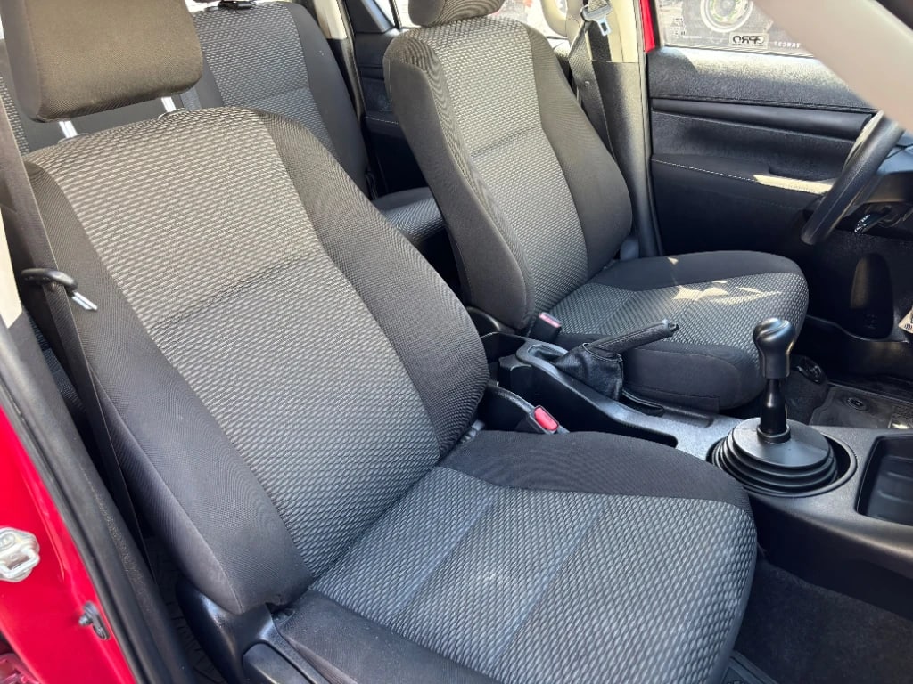 Toyota Hilux Dc 4x4 2.4 D Dx Mt año 2024