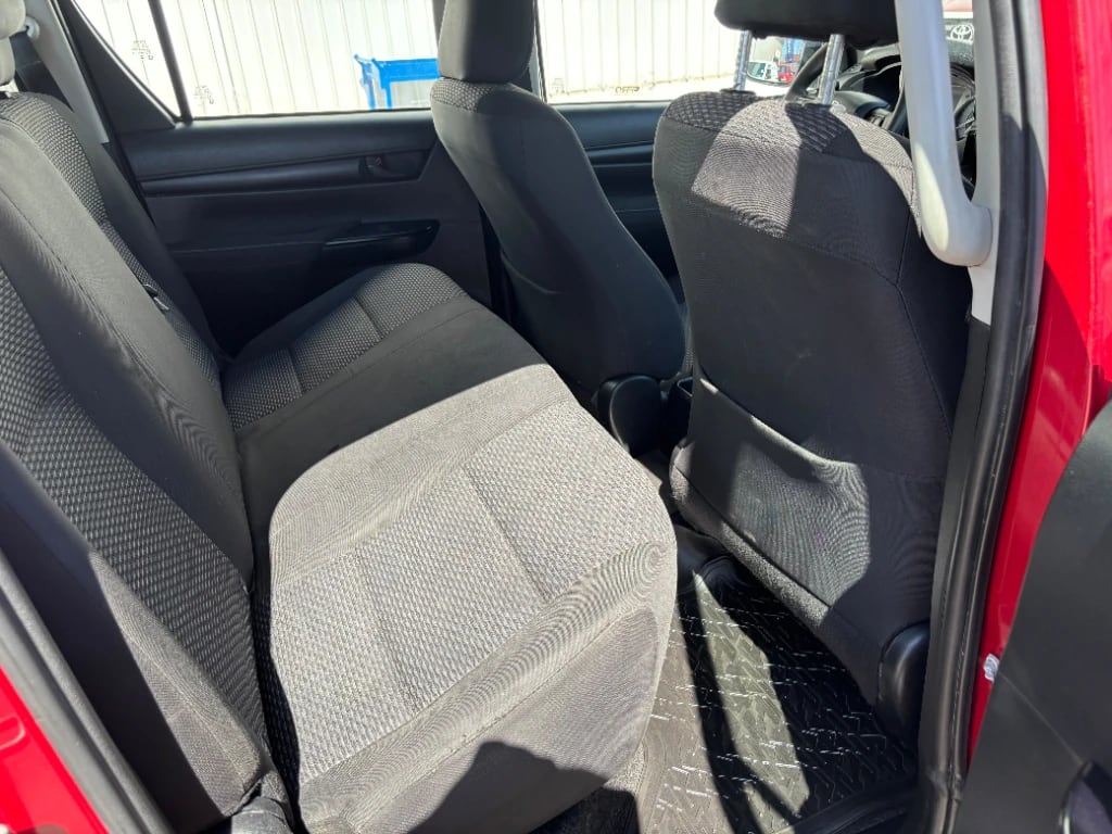 Toyota Hilux Dc 4x4 2.4 D Dx Mt año 2024