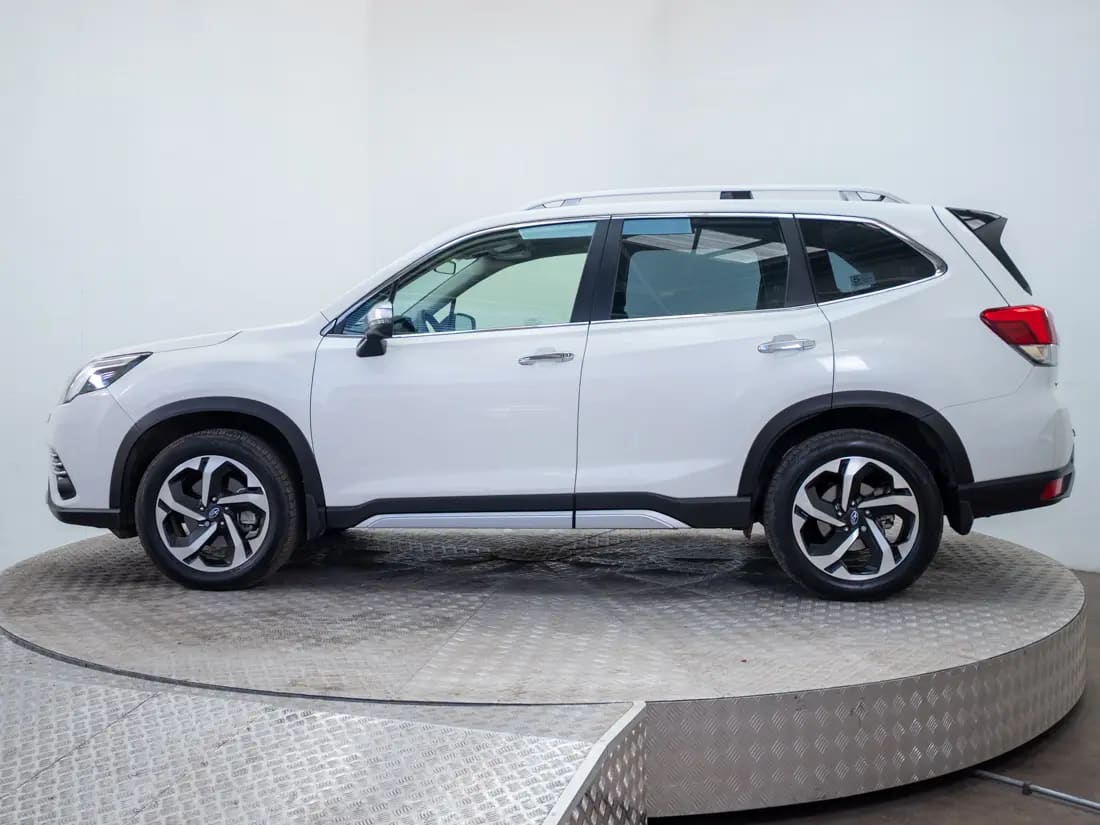 Subaru Forester 2.5 Awd Limited Eyesight Gardx At 4x4 año 2024
