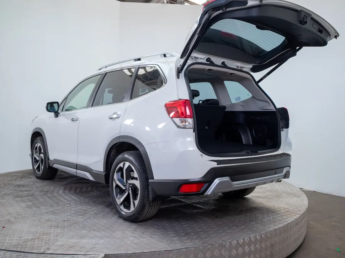 Subaru Forester 2.5 Awd Limited Eyesight Gardx At 4x4 año 2024