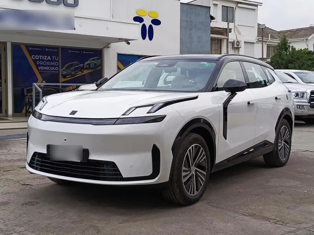 Lynk&Co 08 Phev Pro año 2027