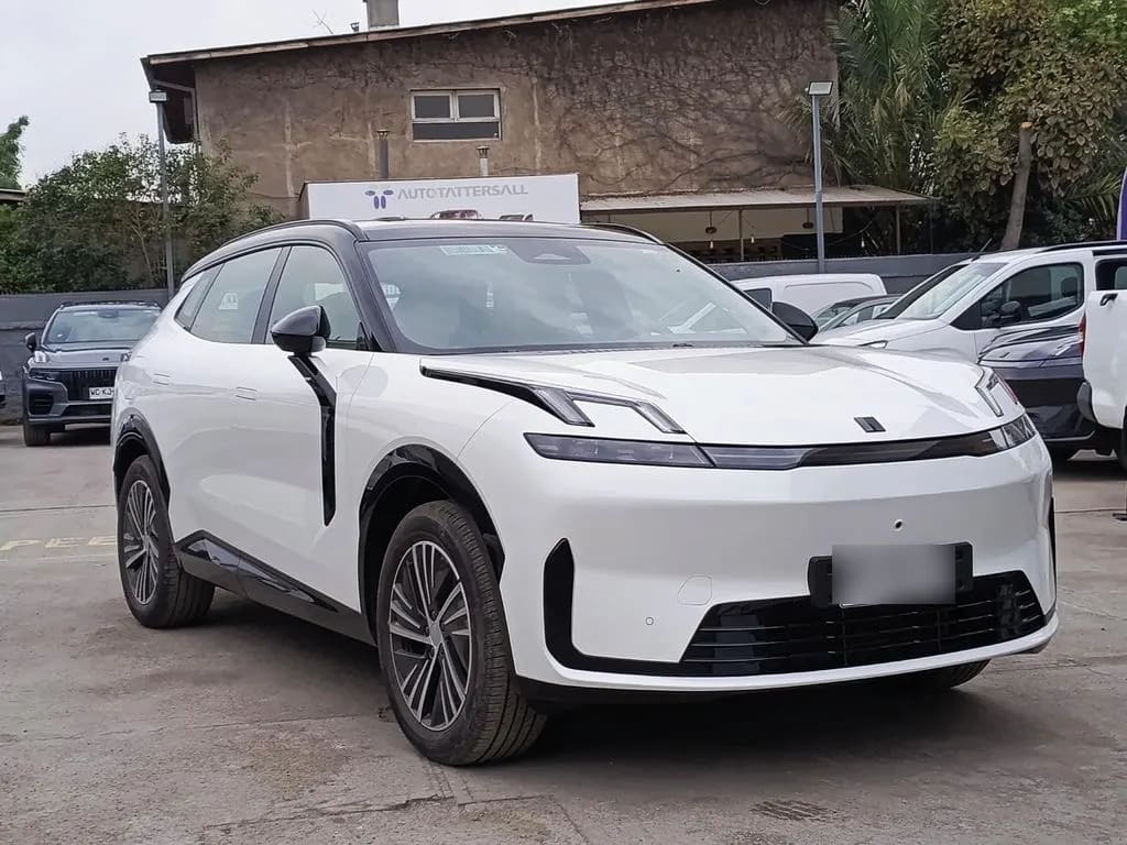Lynk&Co 08 Phev Pro año 2027