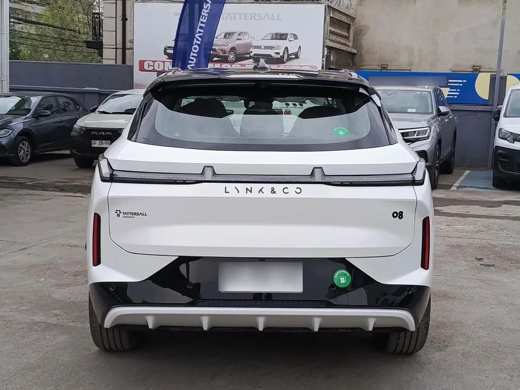 Lynk&Co 08 Phev Pro año 2027