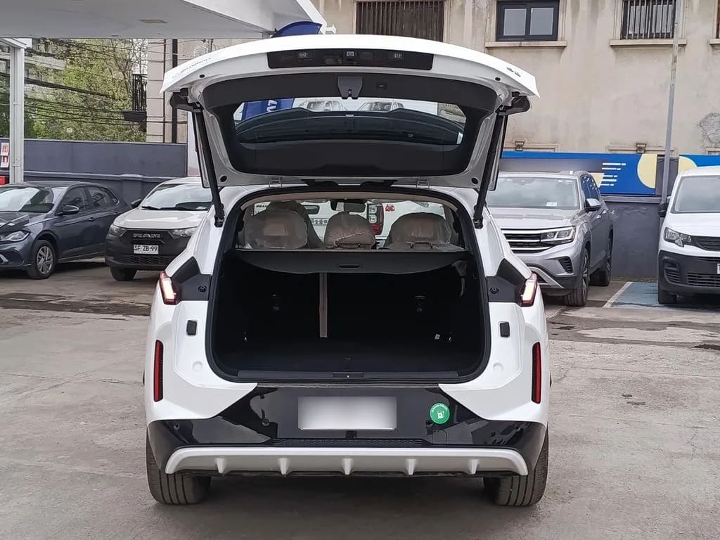 Lynk&Co 08 Phev Pro año 2027