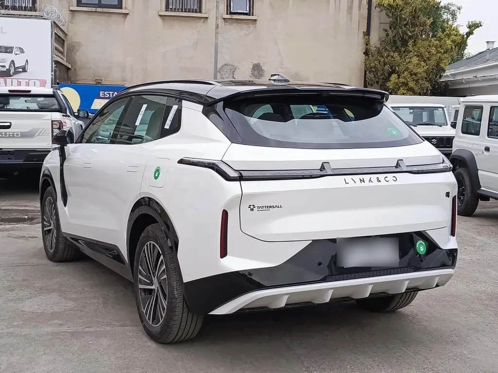 Lynk&Co 08 Phev Pro año 2027