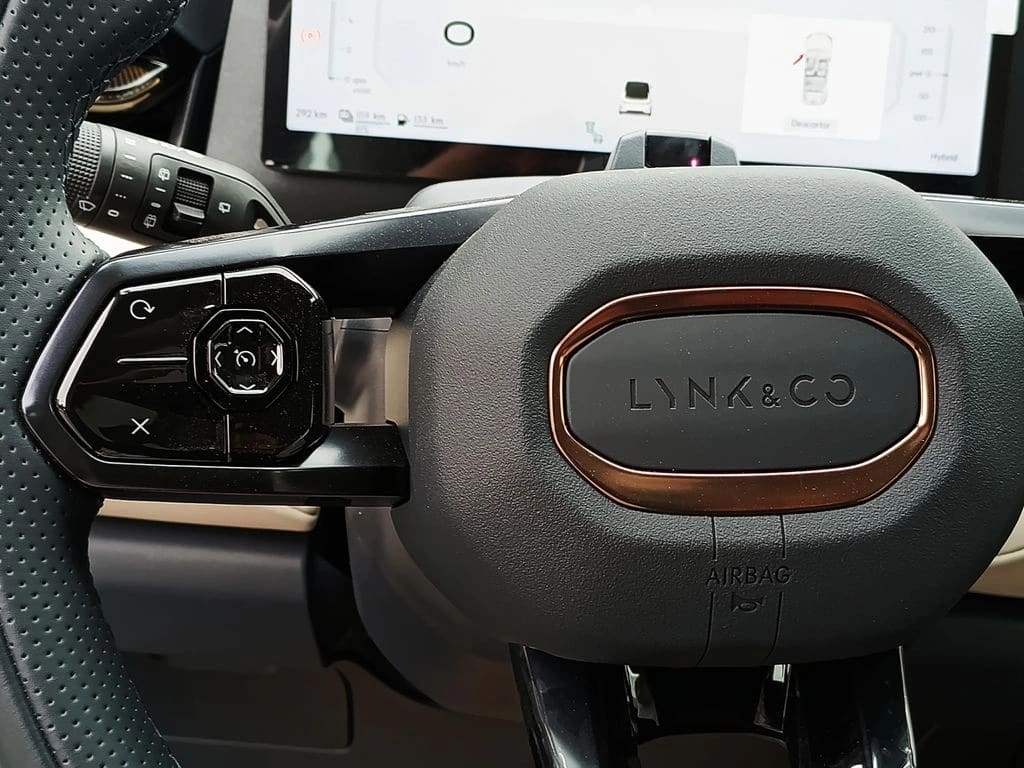 Lynk&Co 08 Phev Pro año 2027