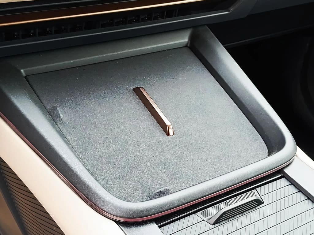 Lynk&Co 08 Phev Pro año 2027