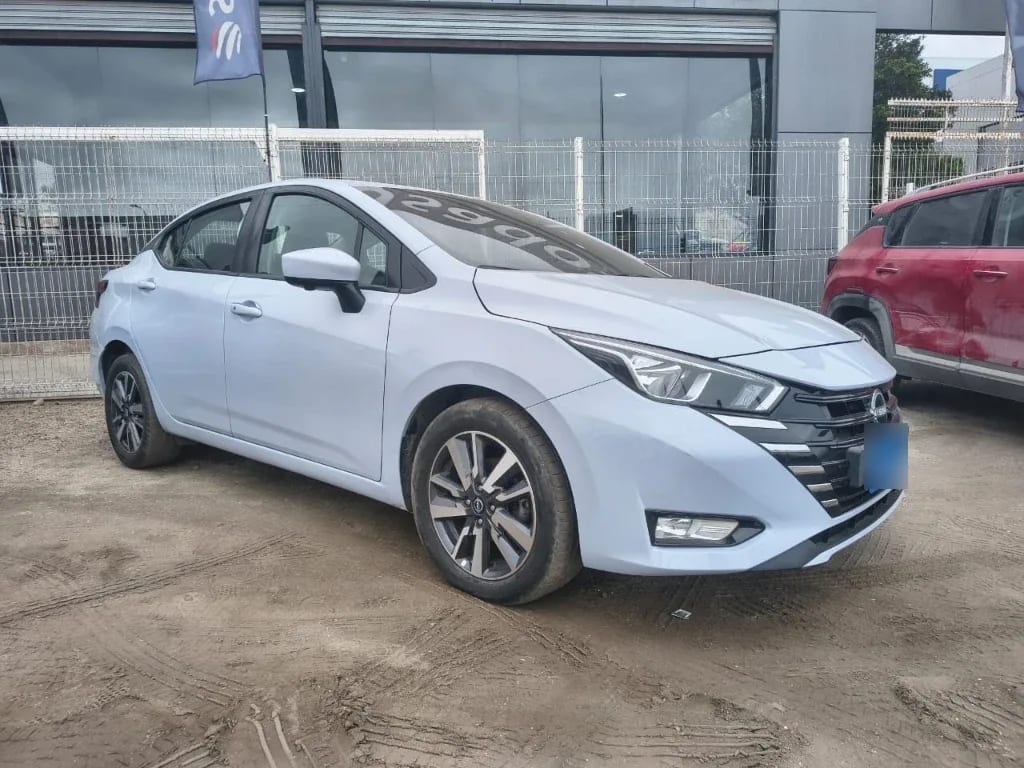 Nissan Versa 1.6 Advance 4x2 Mt 4p año 2024