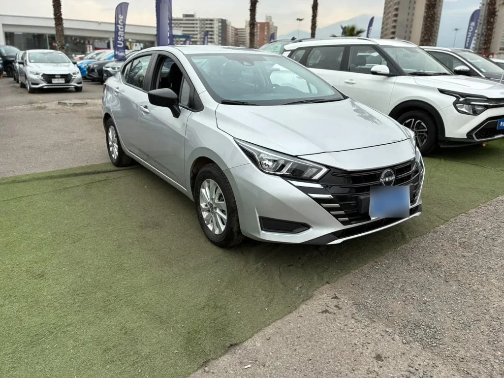 Nissan Versa 1.6 Sense 4x2 Mt 4p año 2025