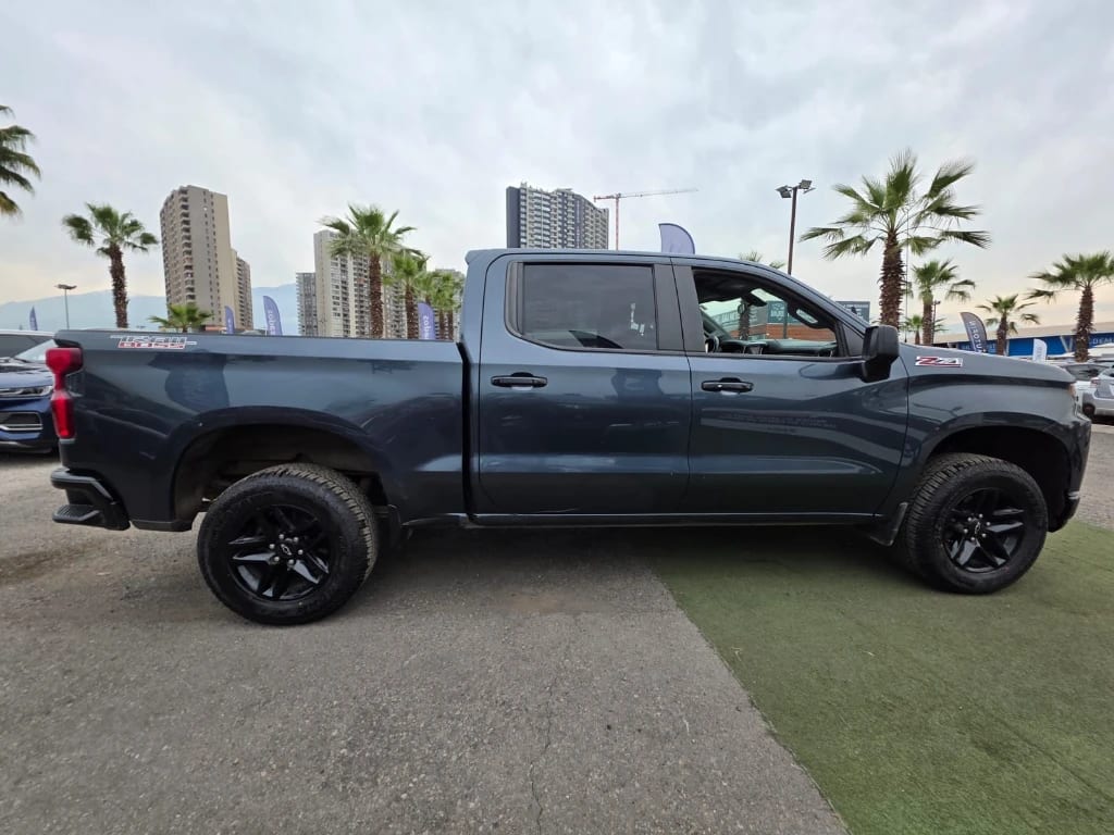 Chevrolet Silverado 5.3 Cc Lt Trailboss Z71 At 4x4 año 2021