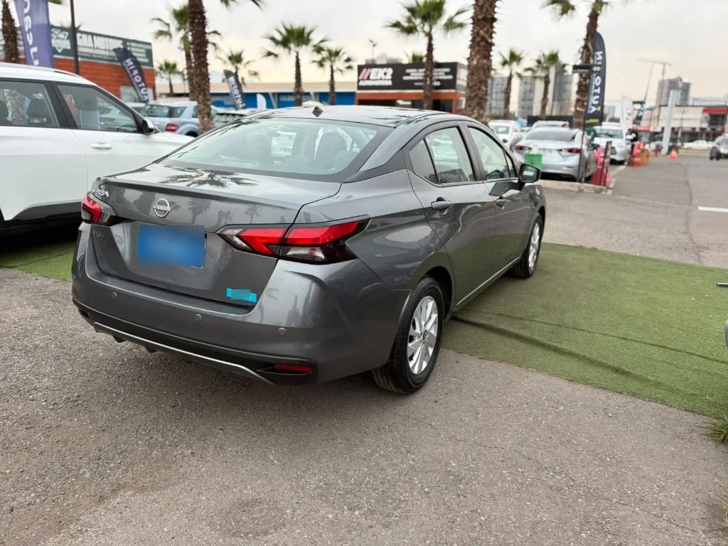 Nissan Versa 1.6 Sense 4x2 Mt 4p año 2025