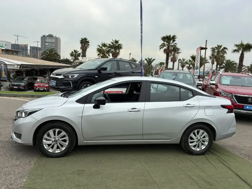 Nissan Versa 1.6 Sense 4x2 Mt 4p año 2025