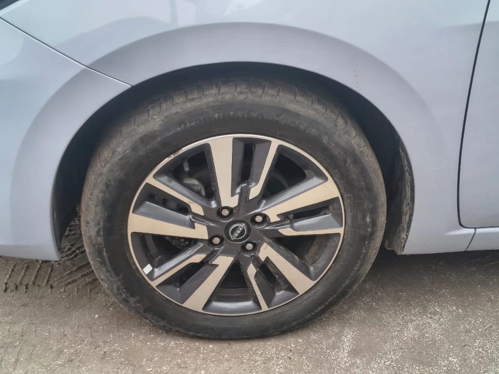 Nissan Versa 1.6 Advance 4x2 Mt 4p año 2024