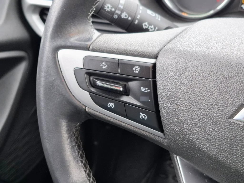Chevrolet Tracker 1.2t Premier Fwd At 5p año 2022