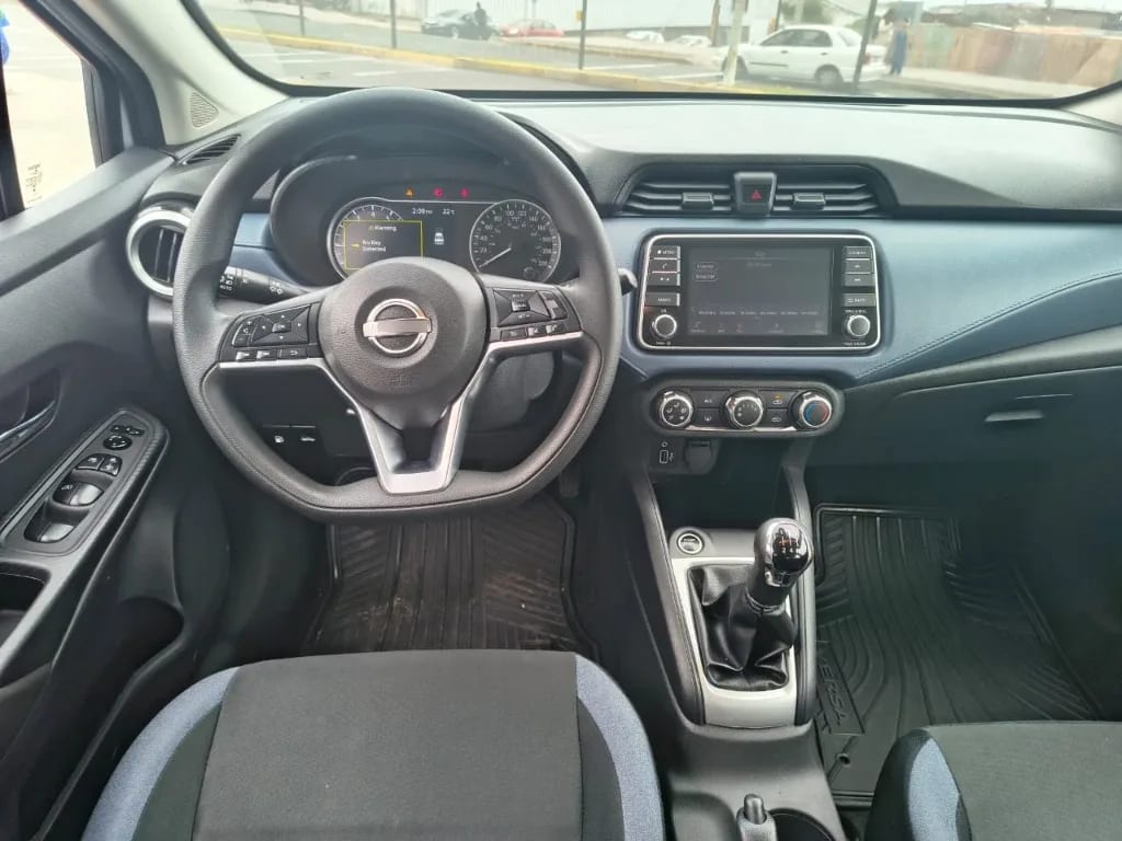 Nissan Versa 1.6 Advance 4x2 Mt 4p año 2024