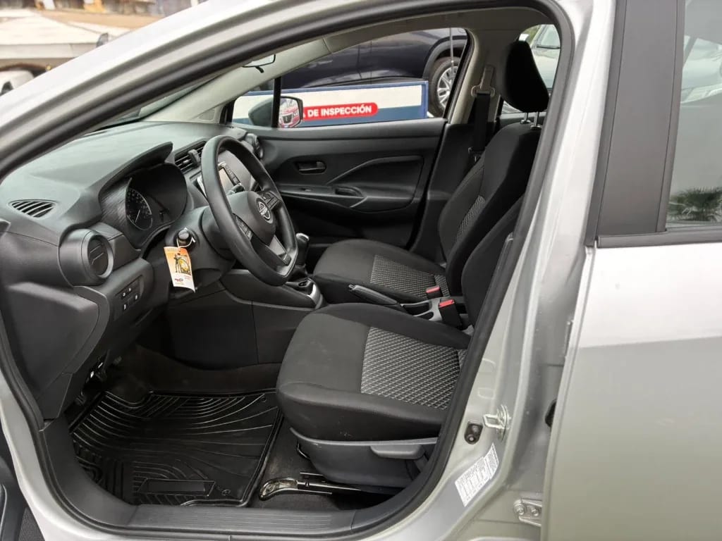Nissan Versa 1.6 Sense 4x2 Mt 4p año 2025