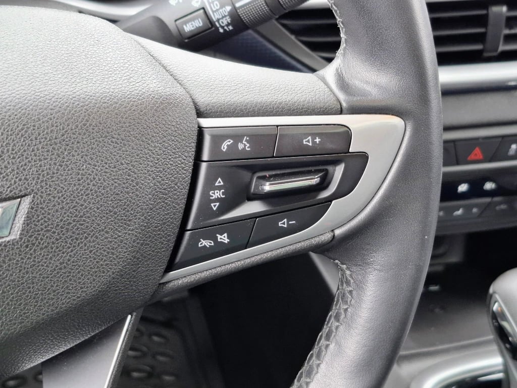 Chevrolet Tracker 1.2t Premier Fwd At 5p año 2022