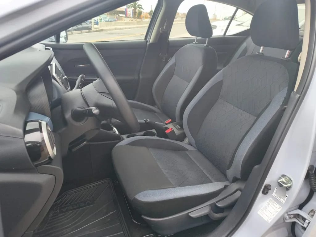 Nissan Versa 1.6 Advance 4x2 Mt 4p año 2024