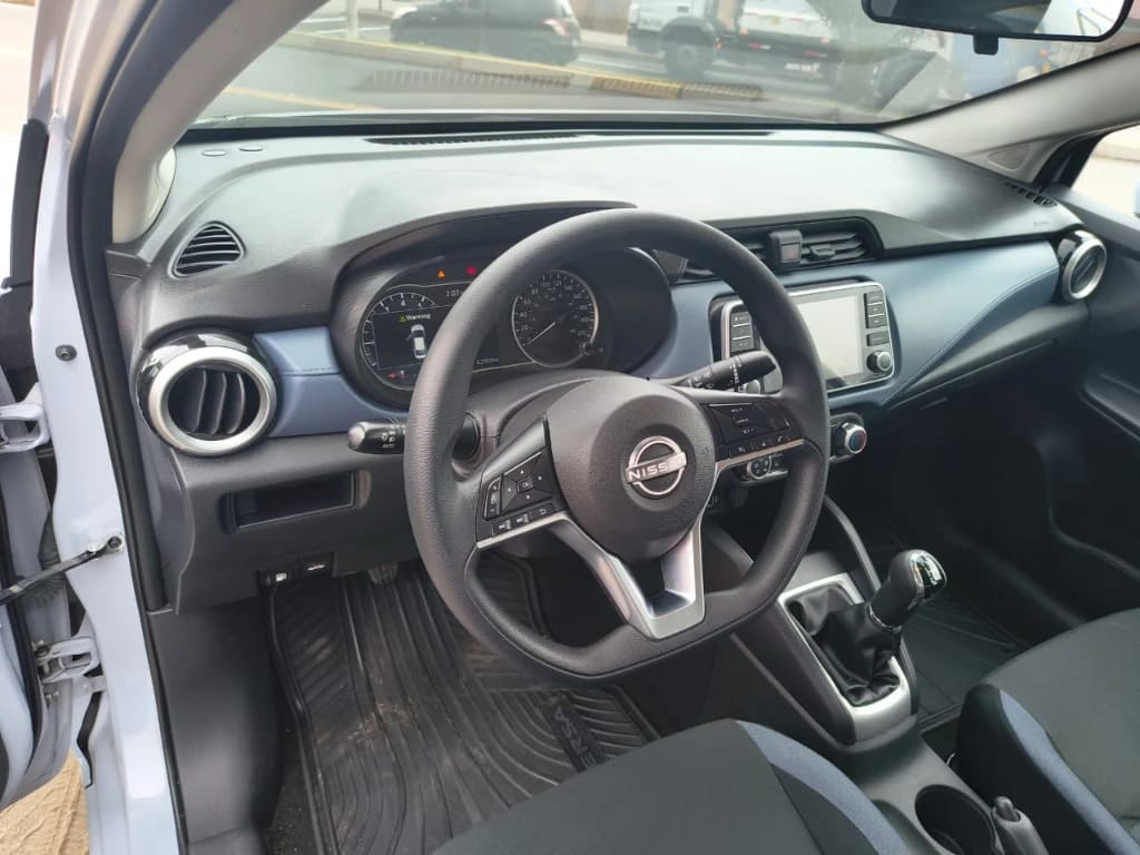 Nissan Versa 1.6 Advance 4x2 Mt 4p año 2024