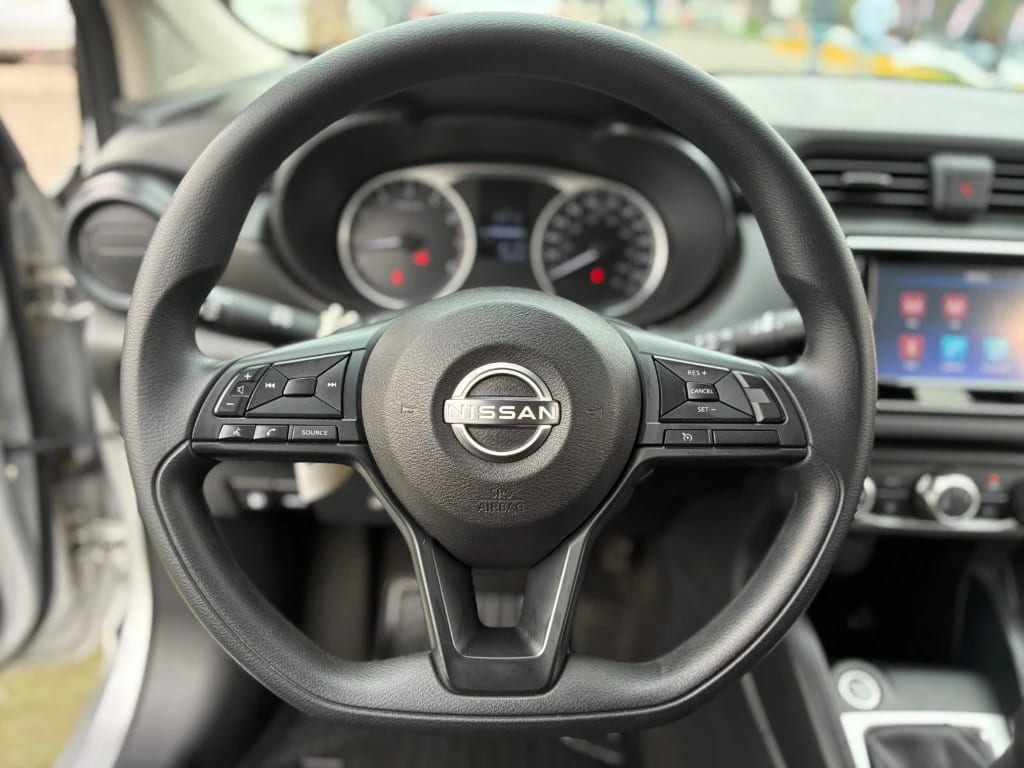 Nissan Versa 1.6 Sense 4x2 Mt 4p año 2025